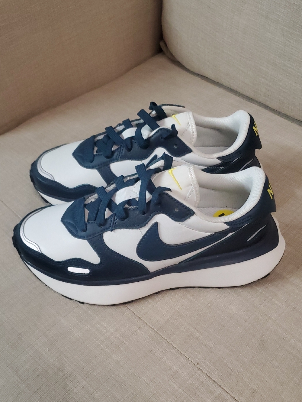 Nike Women's Navy and White Trainer Sneakers Size 5